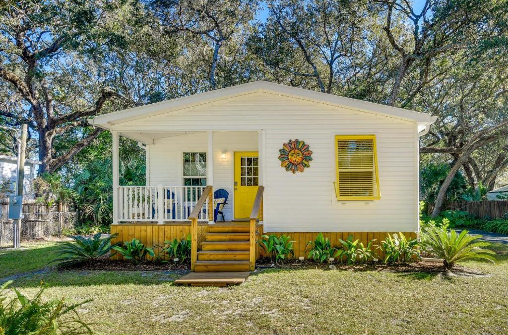 Palm Coast House | The Hammock Cottage with Fire Pit Less Than 1 Mi to Beach!