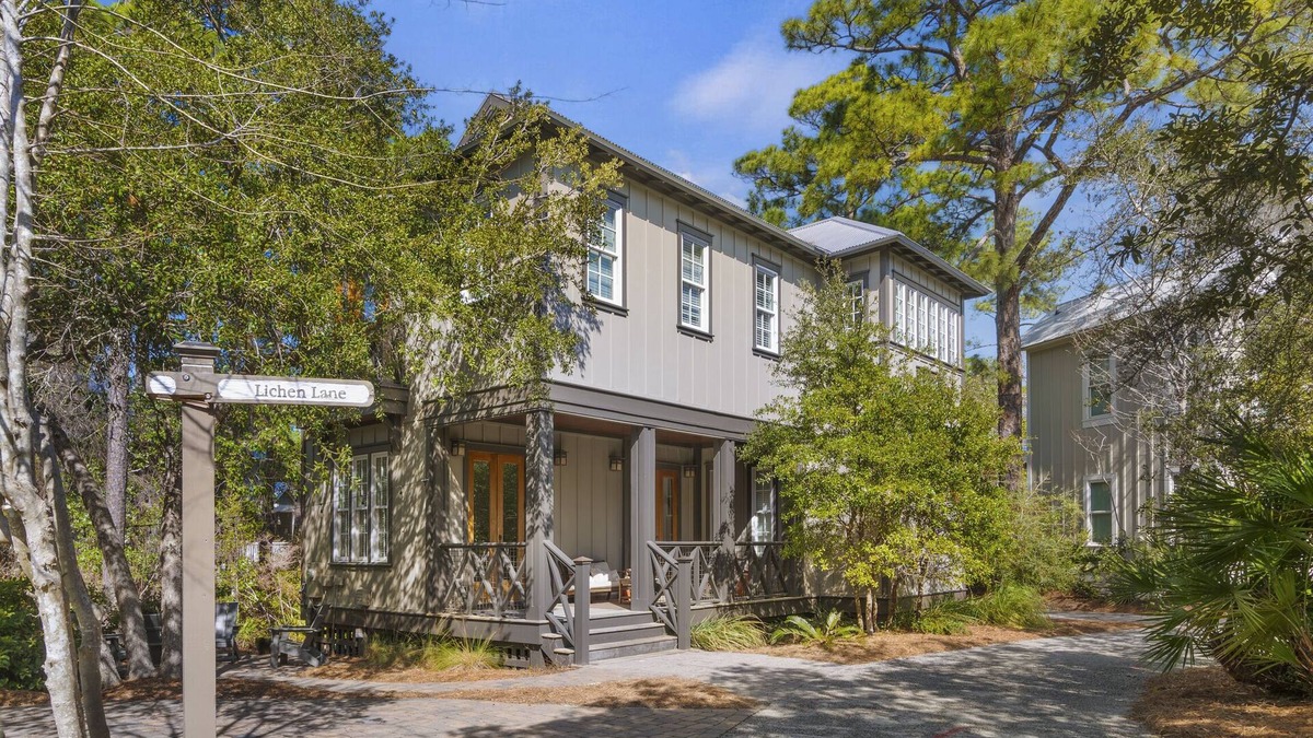 Hammocks of Seagrove House | The Hammocks in Old Seagrove - Gated Neighborhood with Community Pool - 4 Bikes Included