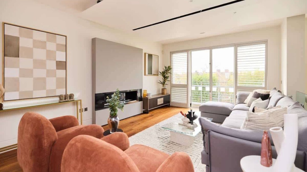 Garden Suburb Apartment | The Hampstead Garden Hideaway