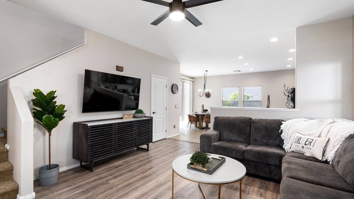 Gilbert House | "THE HAMPTON" Gilbert I Designer Style + Comfort I 3bed/2.5bath