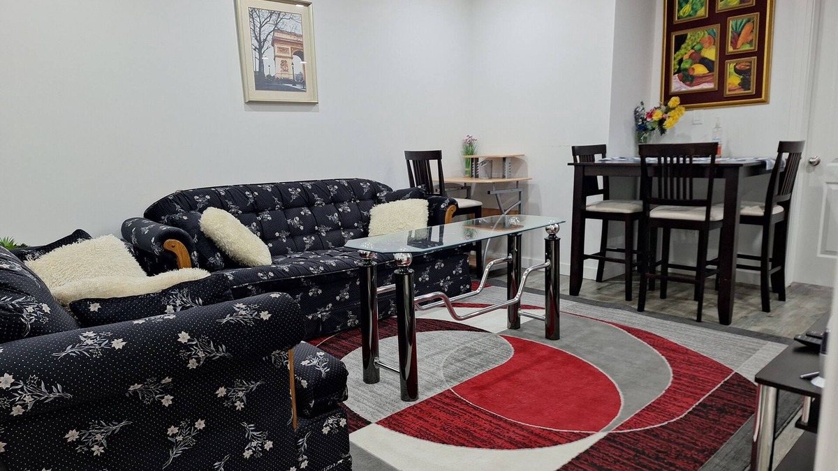 Saskatoon Apartment | The Hampton Suite(close to the Airport & Downtown)