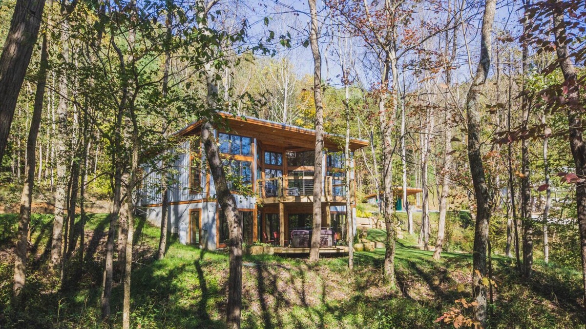 Logan Cabin | The Hangar House by Retreats at HHSW