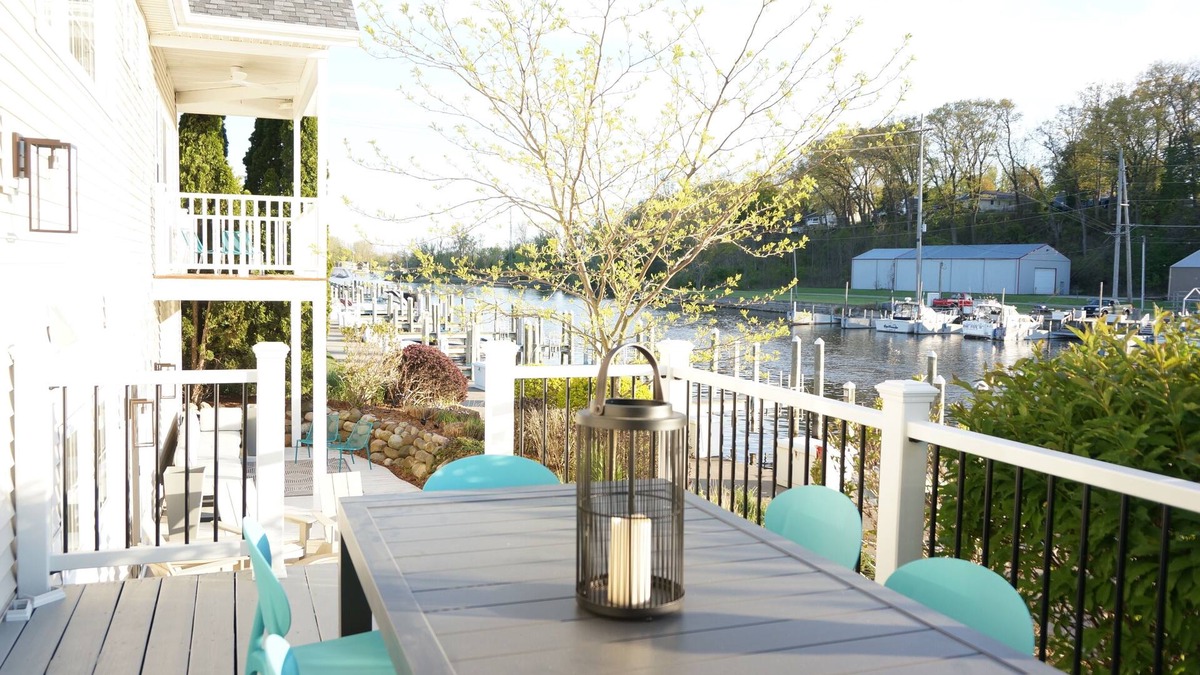 Saint Joseph House | The Harbor Hideout - Riverside home near Beaches, Pier, downtown shops