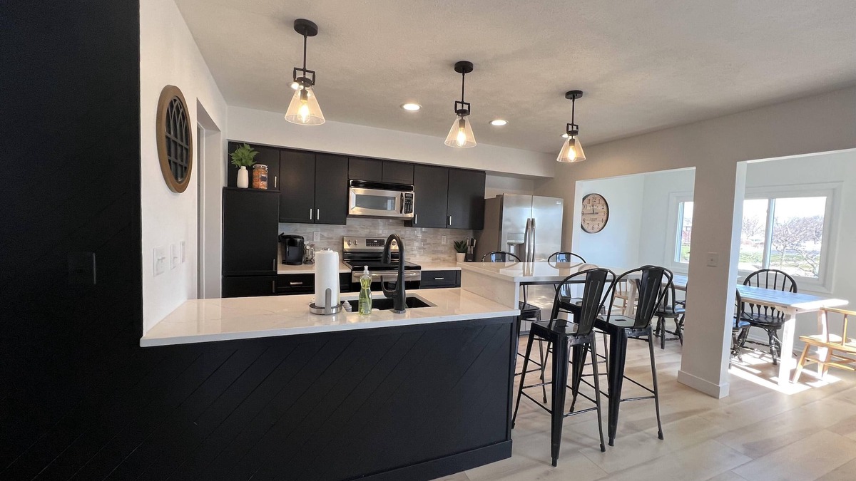 Huron Condo | The Harborview Getaway on the Water!