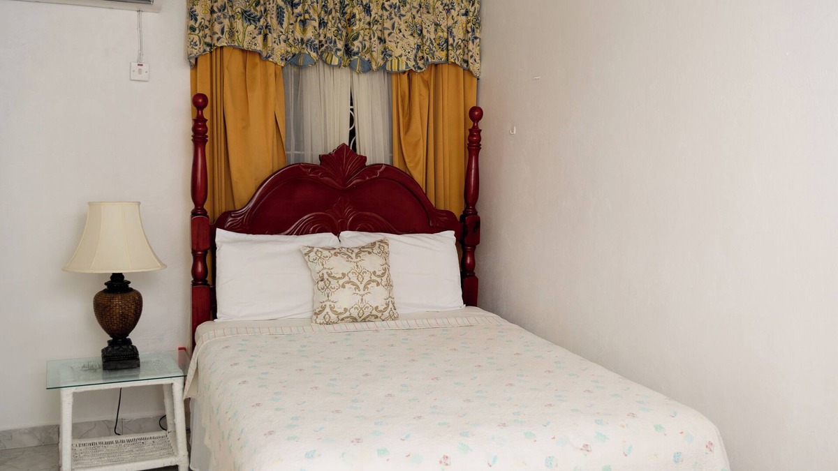 St. Ann's Bay House | The Harbour