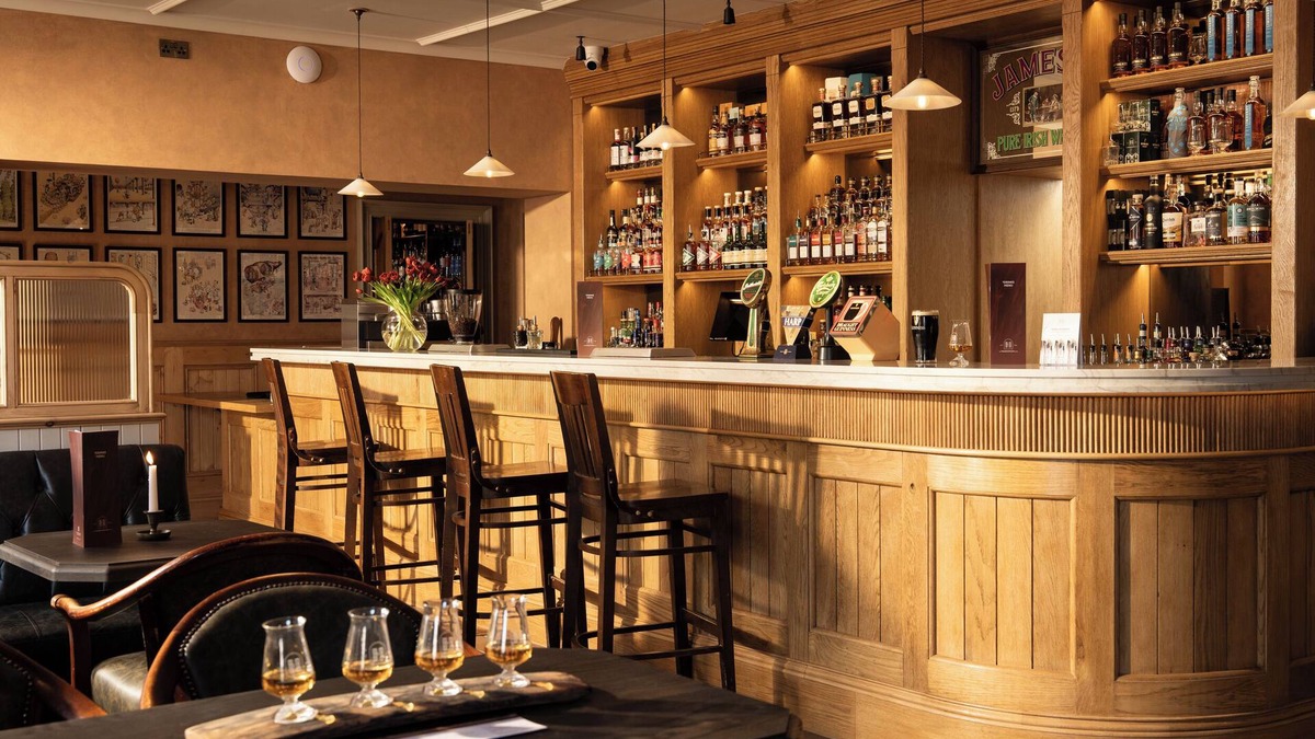 Carnlough Hotel | The Harbourview Hotel
