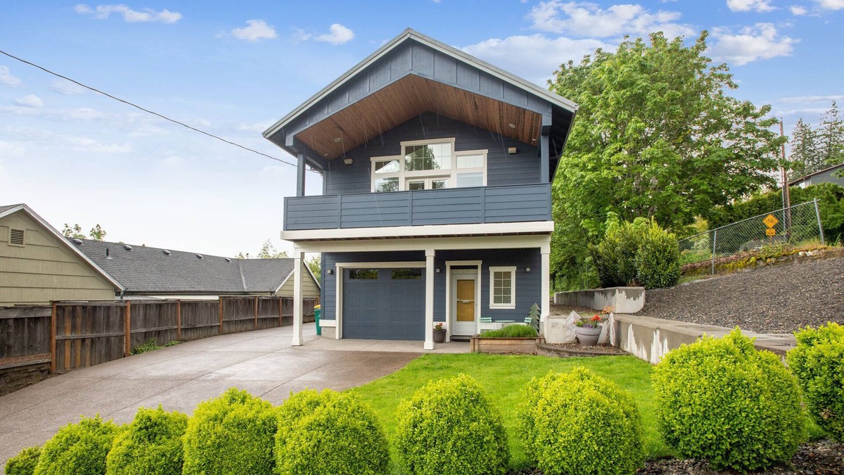 Troutdale House | The Harlow House Gateway to the Gorge