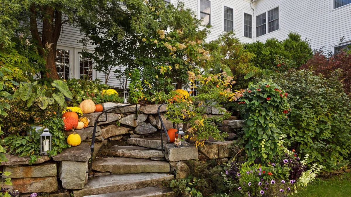 Freeport Hotel | The Harraseeket Inn & Event House Freeport Downtown