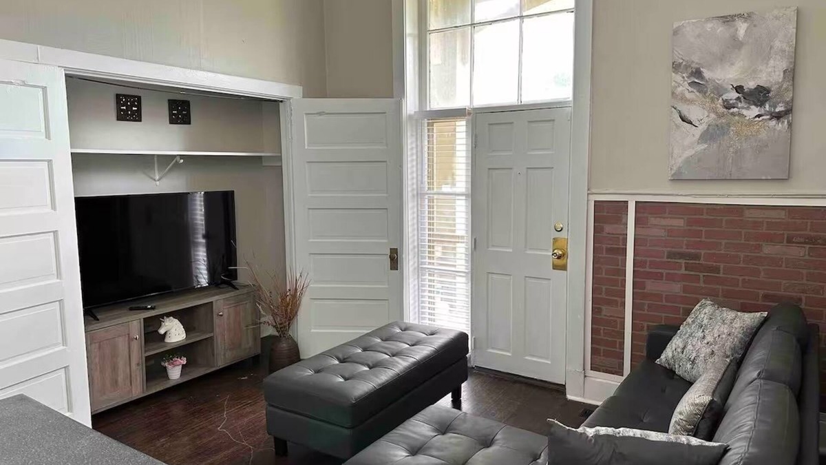 Evansville Apartment | The Harrison A/1BD/1BA Apt steps from Riverfront