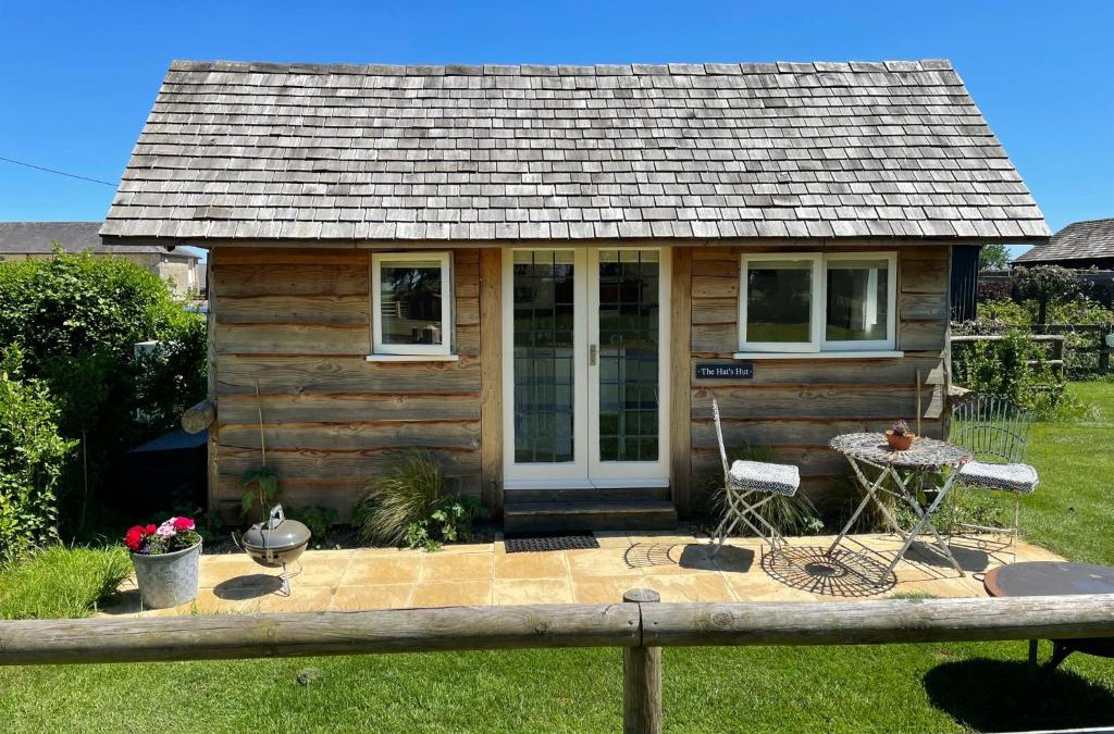 Brackley House | The Hat's Hut