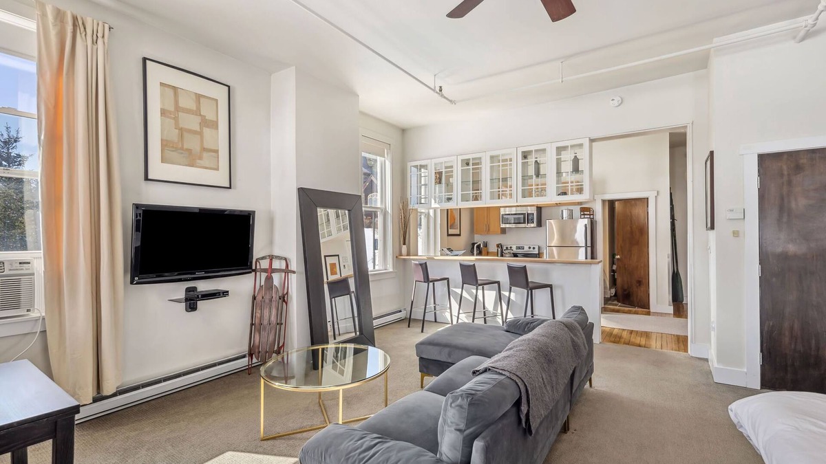 Lake Placid Hotel | The Haus on Mirror Lake Suite 4