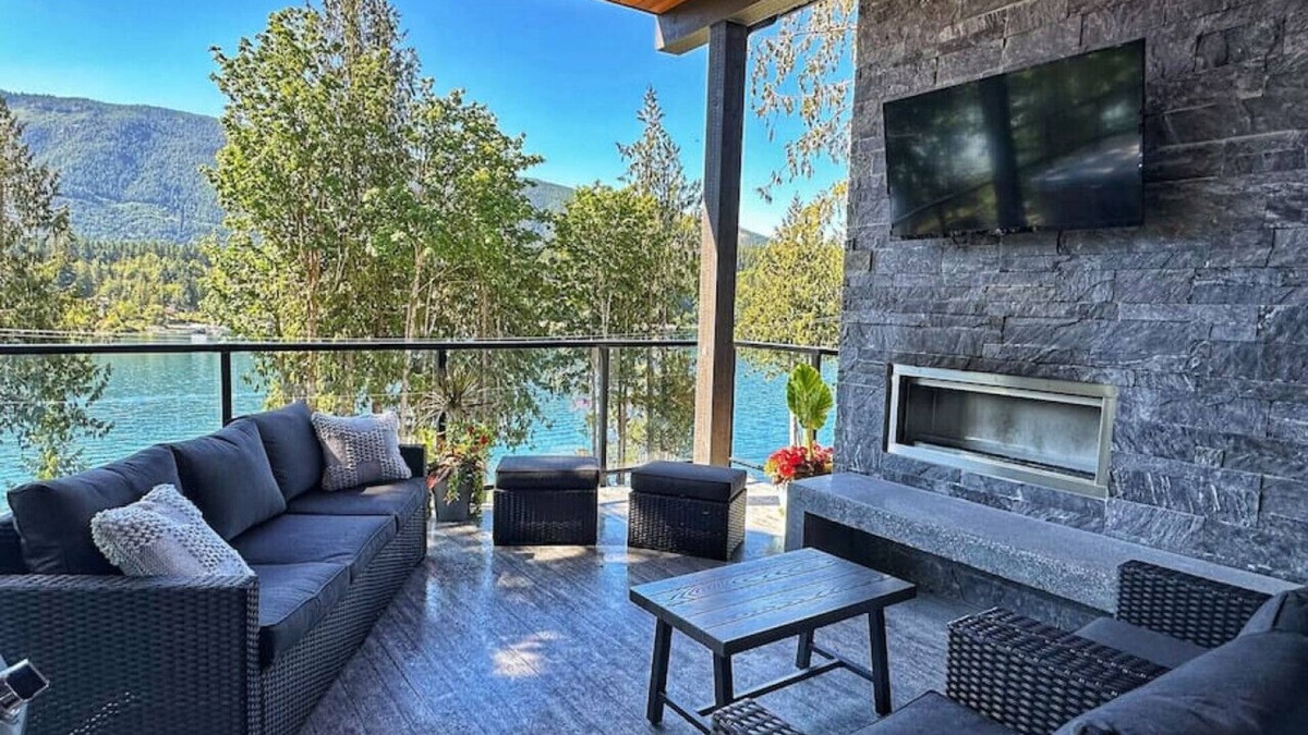 Youbou Condo | The Haven - Spacious Lakeview Getaway with Hot Tub, Sauna & Beach Access