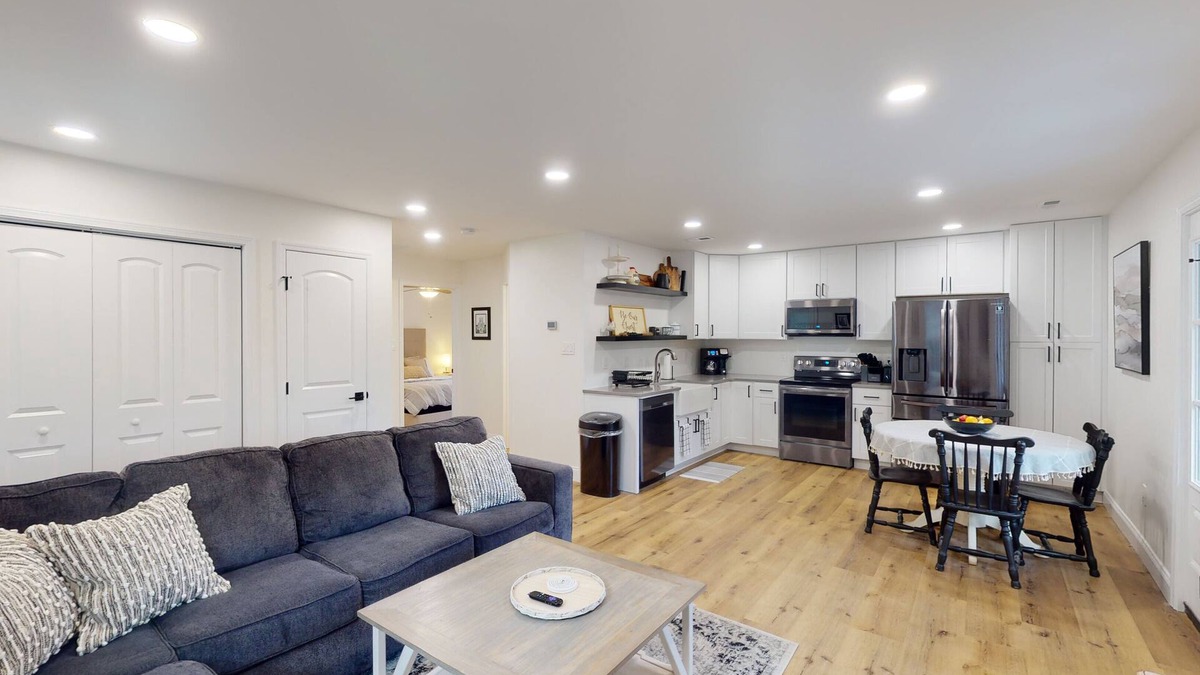 Ashley Oaks House | The Haven with an Amazing Location *No Cleaning Fee*