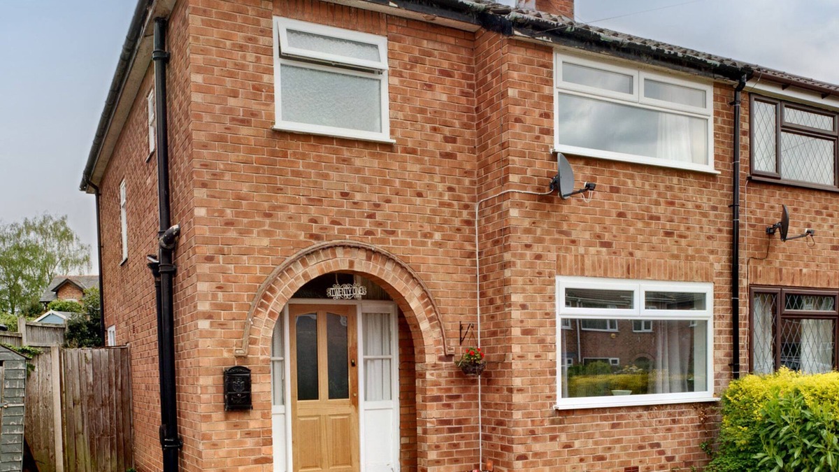 Rowton House | THE HAWTHORNS, pet friendly, character holiday cottage in Christleton