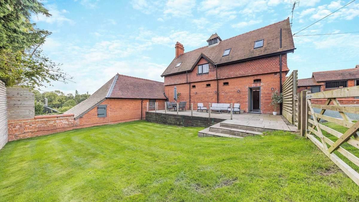 Trevor Cottage | The Hay Loft offers the ultimate home for relaxing in both luxury and privacy.