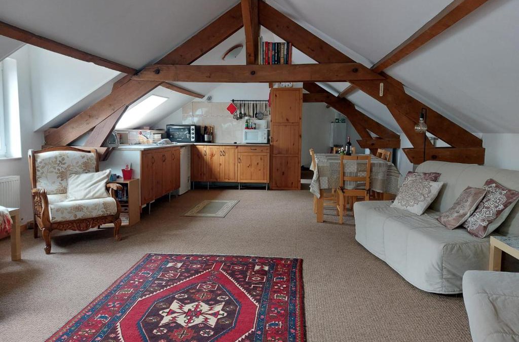 Combles Apartment | The Hayloft at Orchard Farm