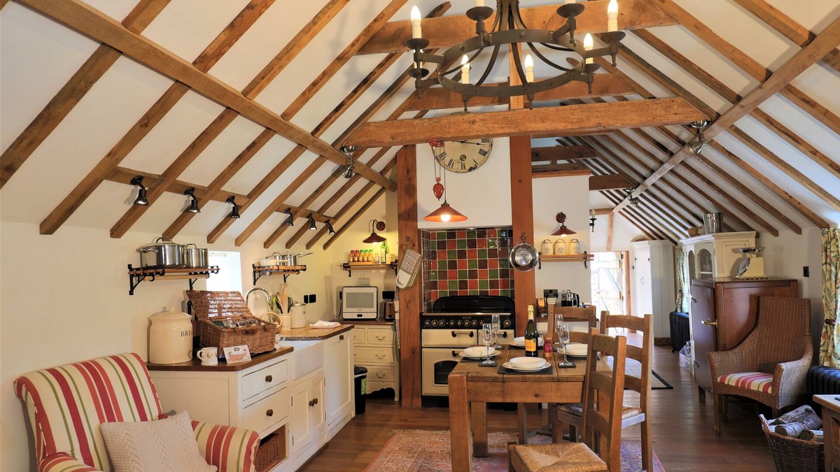 Lincoln House | The Hayloft - Warm, romantic and relaxing with wood-burning stove. Dogs welcome