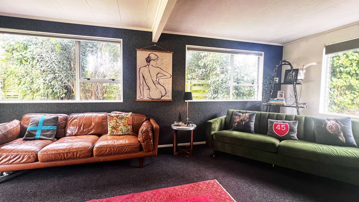 Oakura House | The Heart of Oakura Shops n& 5-10 min walk to beach & rivern (cleaning incl)