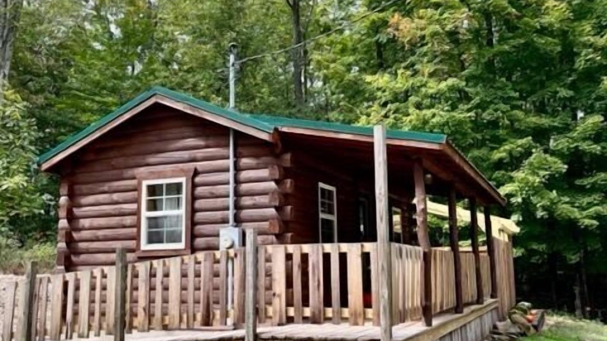 McArthur Cabin | The Heartwood in Hocking Hills