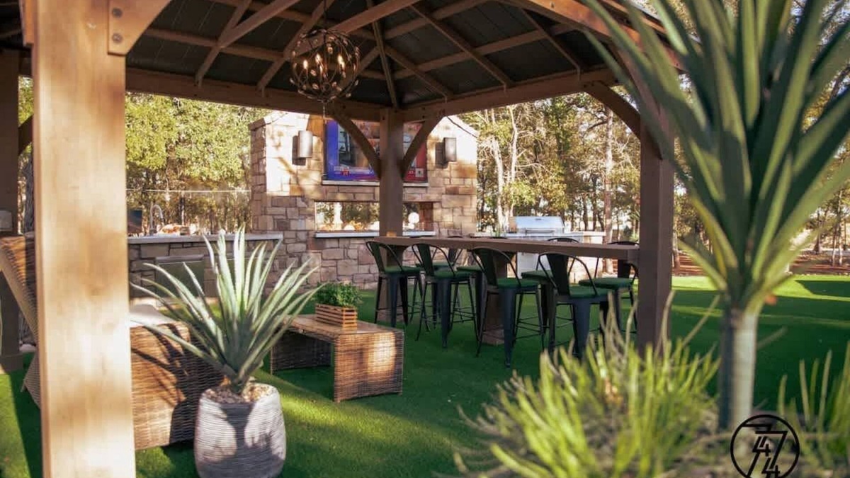 Austin Villa | The Heat Unit - COTA Getaway: Hot Tub, BBQ, Events & Fun!