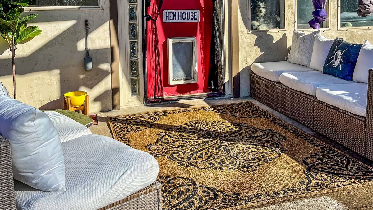 Berkeley House | THE HEN HOUSE! Walk to buzzing restaurants bars and shopping on Tennyson!
