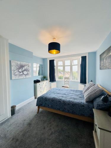 Salisbury House | The Henge House