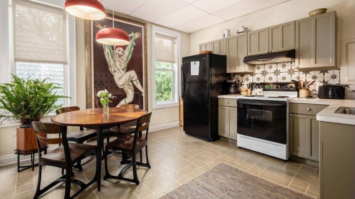 German Village Apartment | The Henri: Steps from Schiller, Free Parking!