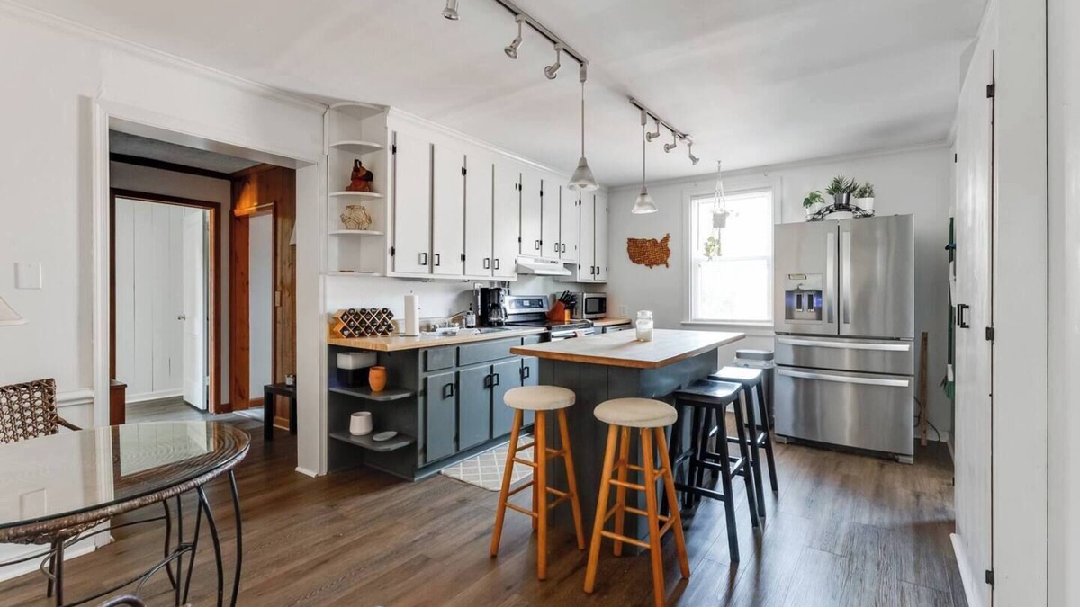 Richmond House | The Henrico Hideaway: Firepit, Close to Everything