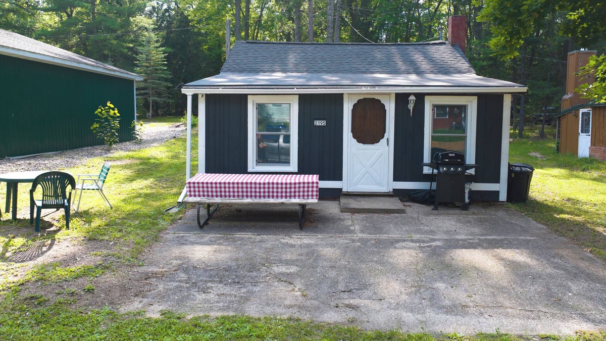 West Branch Cabin | The Henry Lodge: Relaxing Up North retreat close to ORV trails, lake, and bar.