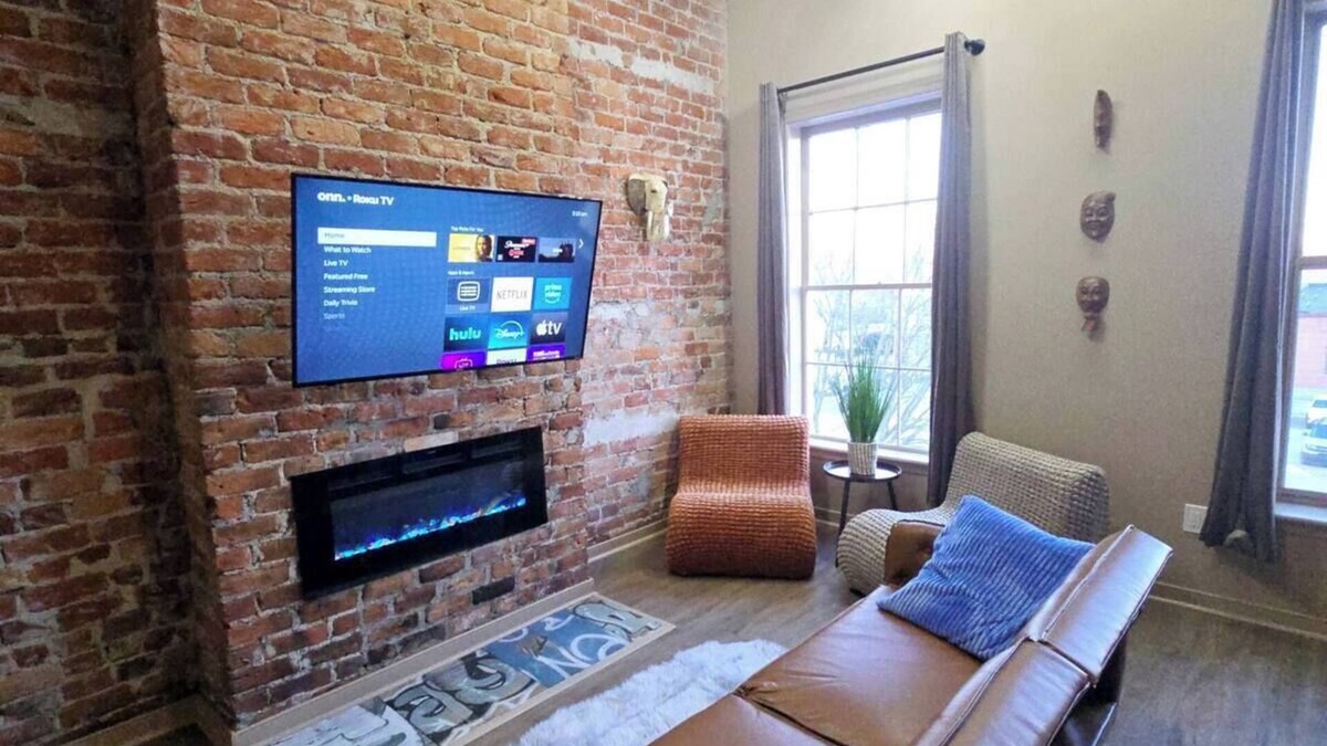 Petersburg Apartment | The Henry Lofts 2-bedroom apt., dog friendly fenced yard, arcade, coffee shops