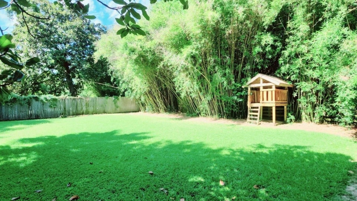 Warrington House | The Heron Hideaway-entire private home near NAS
