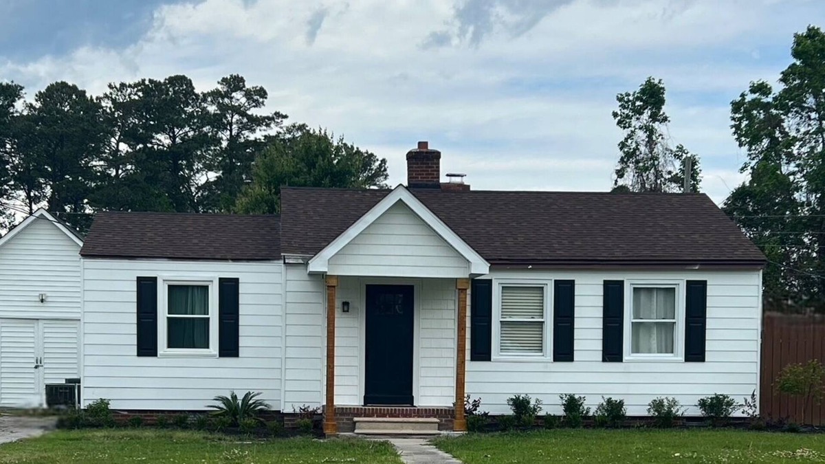 Havelock House | The Hiatt House, 1800sf Wedding Lodging or Executives an unexpected elegant gem