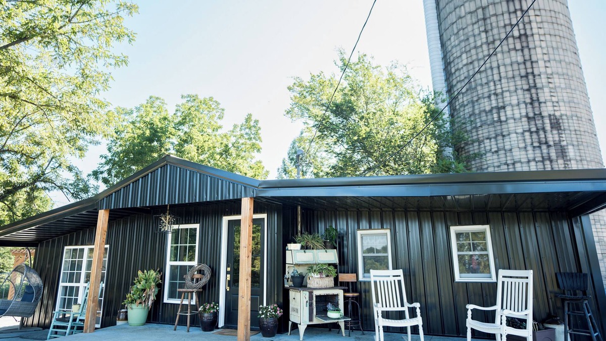 Bardwell Cabin | The Hickory Chicken "Hard to find, worth the search"