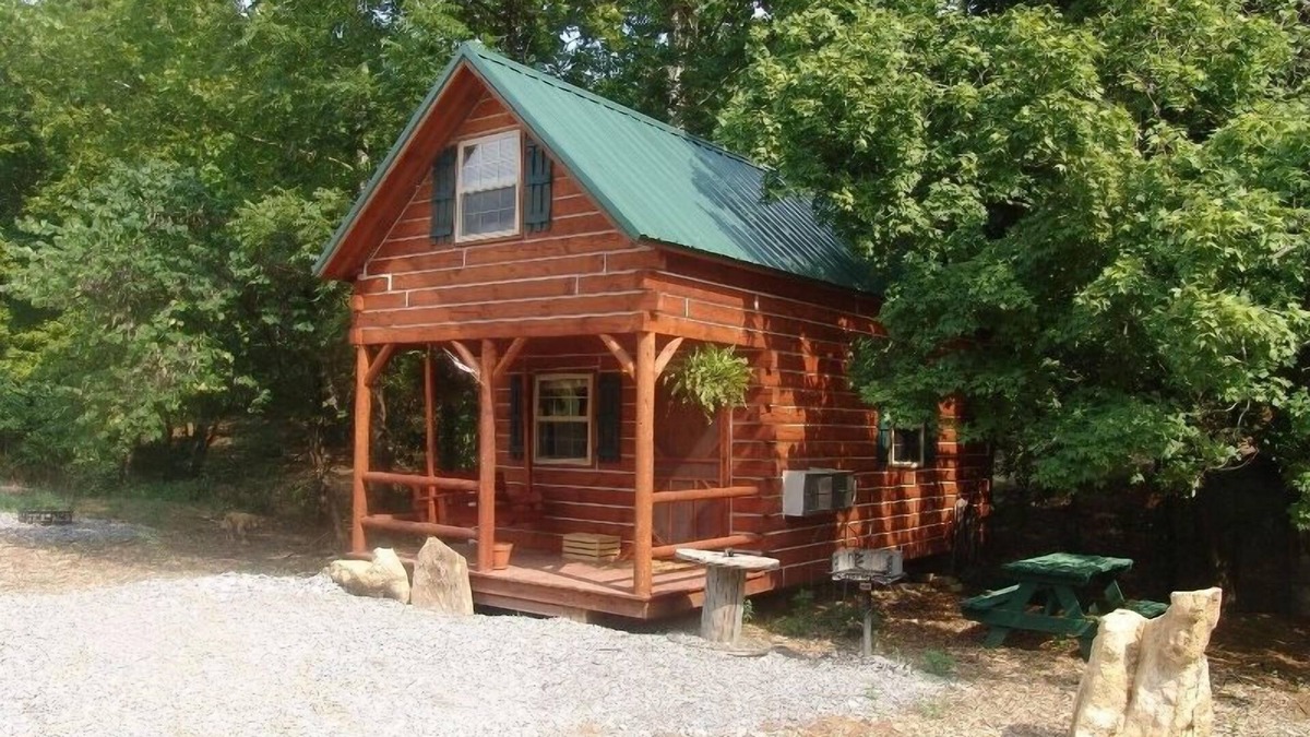 Hardin County Cabin | The Hickory Hollow Log Cabin by Garden of Gods in the Shawnee National Forest