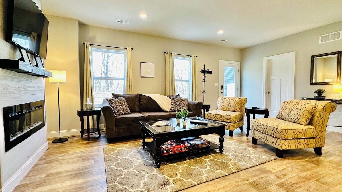 Treloar Apartment | The Hidden Gem - 2BR Basement Apartment on 7 Acres