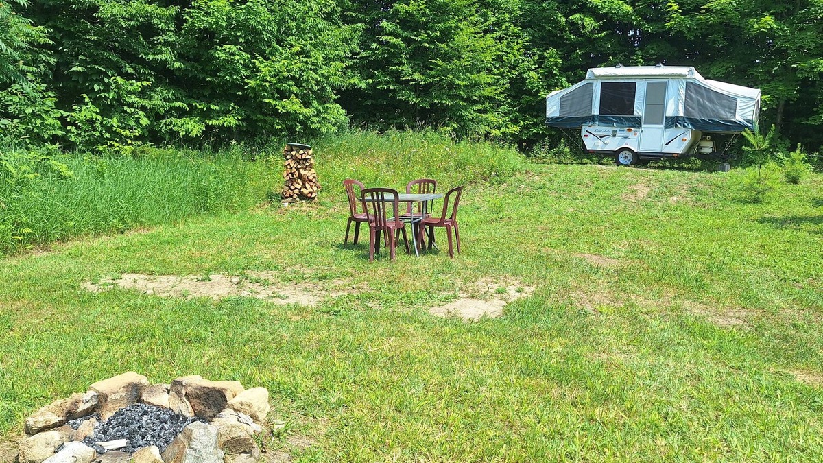 Leeds and the Thousand Islands RV Rental | The Hidden Glen Tent Camper - Pet/Family/Group friendly! Very Private!
