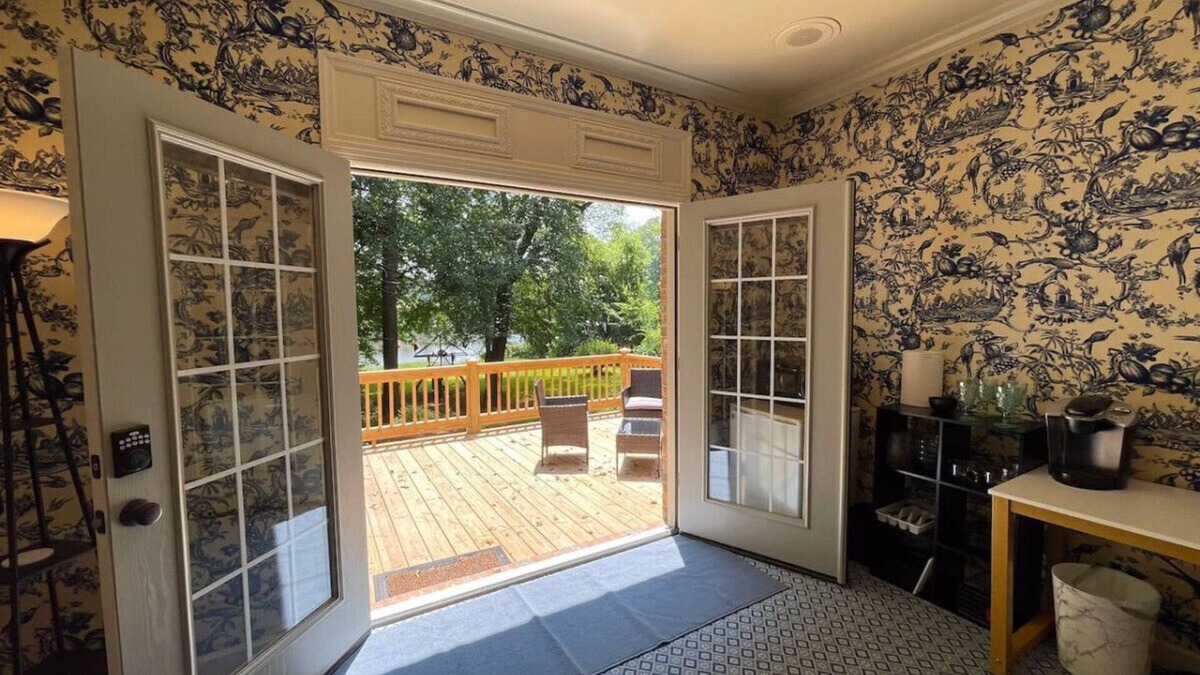 Arcadia Lakes Condo | The Hidden Oasis, Green Jewel