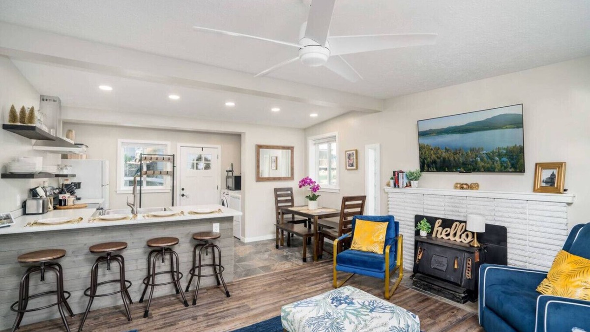 Valley House | The Hideaway at Waitts Lake
