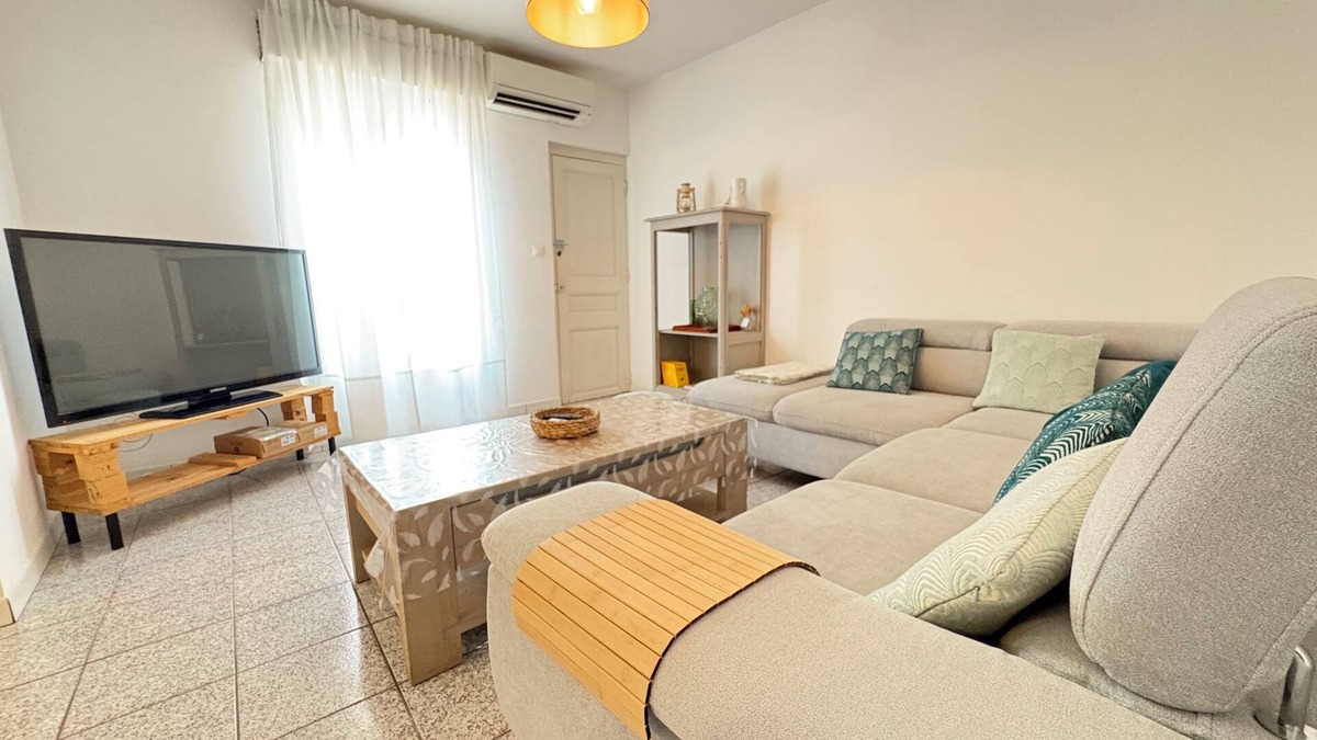 Le Bourg House | The Hideaway Narbonne : Close to the Grands Buffets