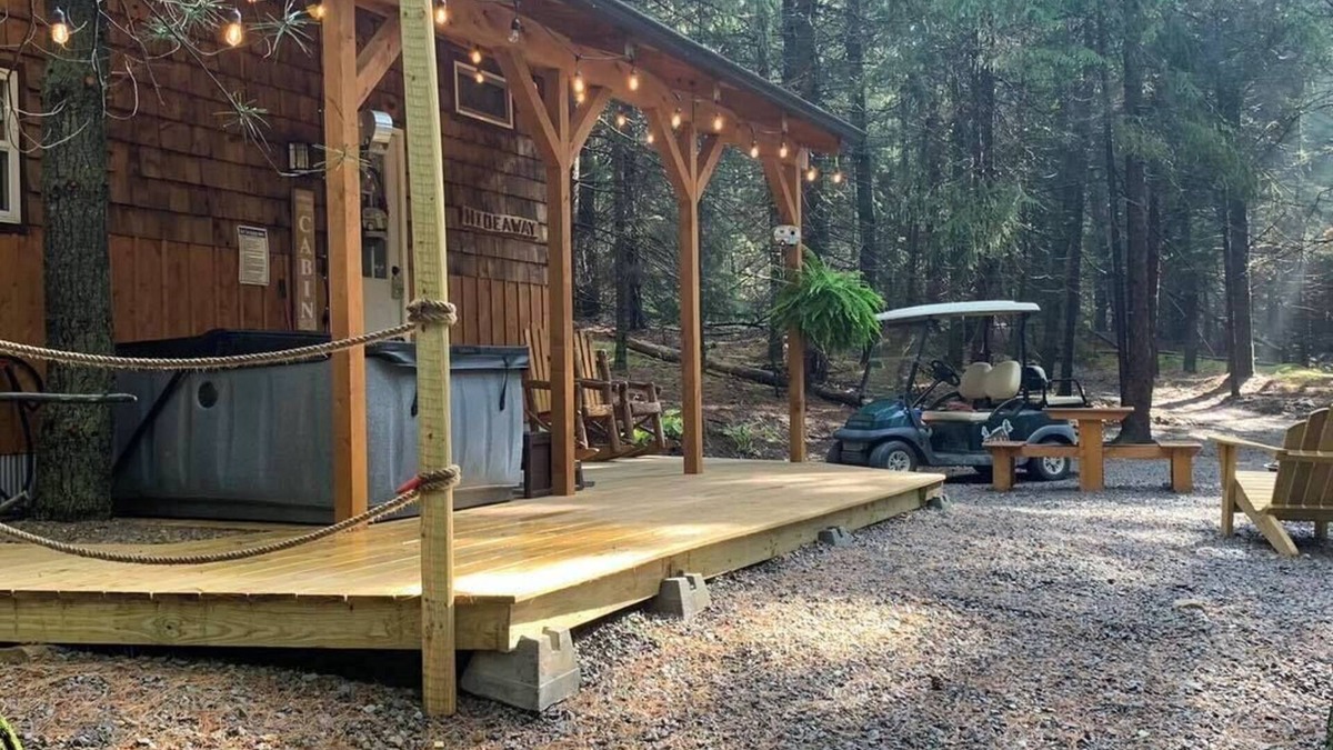 Leeper Cabin | The Hideaway near Cook Forest State Park