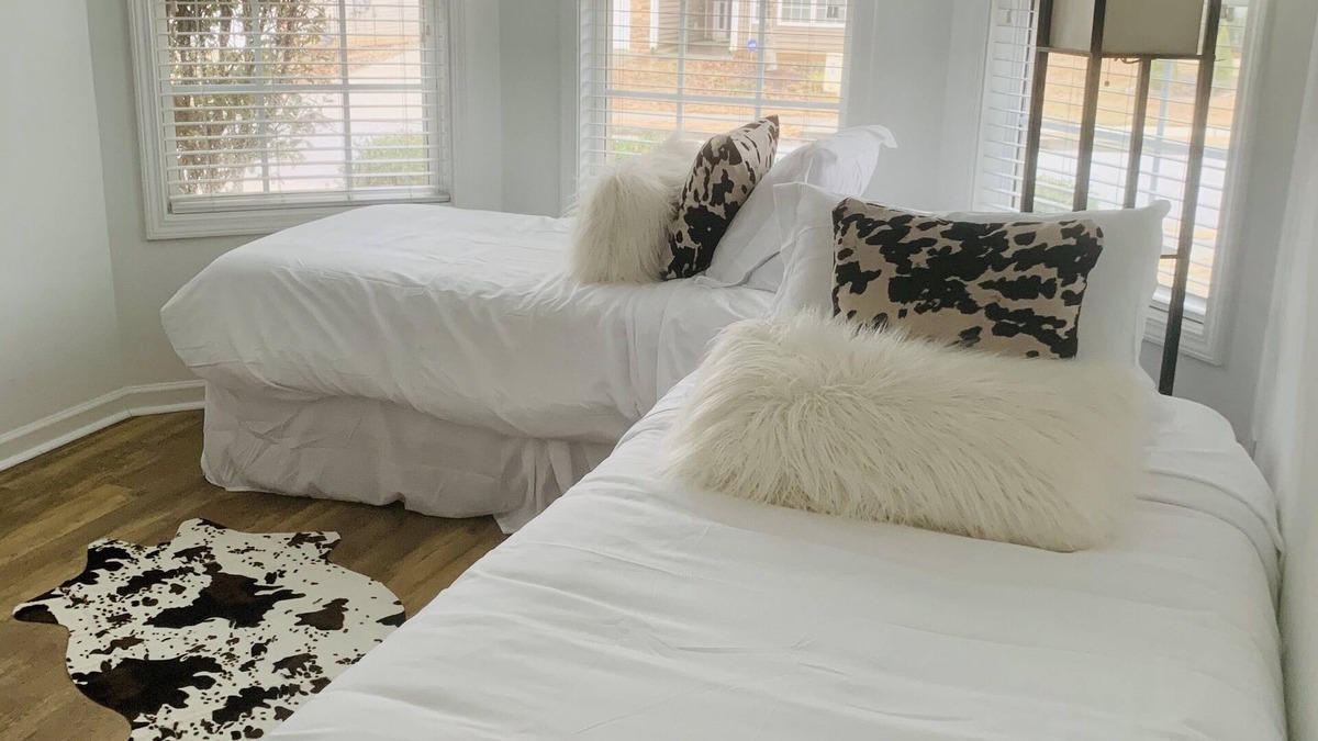Newnan House | The Hideaway @ Newnan - Close to Everything + Pet Friendly
