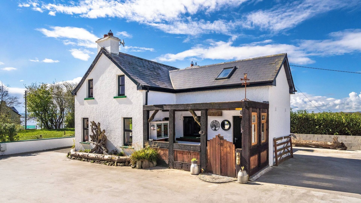 Muff House | The Hideaway - Shore House. Stunning period home in tranquil setting.