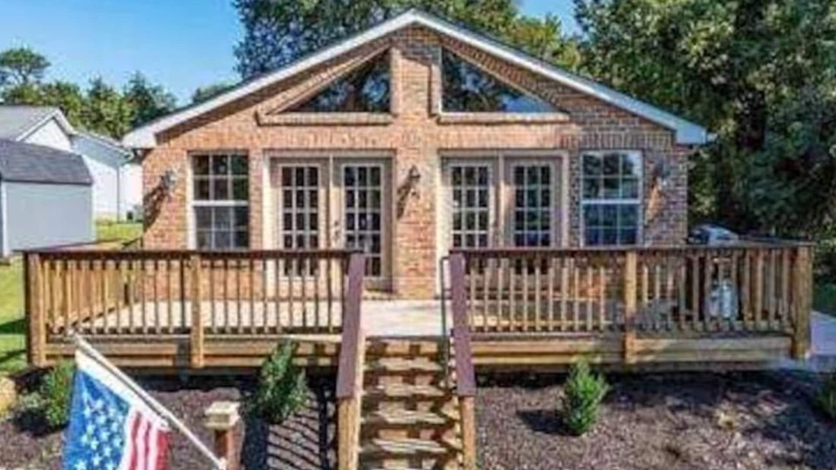Glen Burnie House | The Hideaway Spot- Waterfront w/Dock on Long Cove