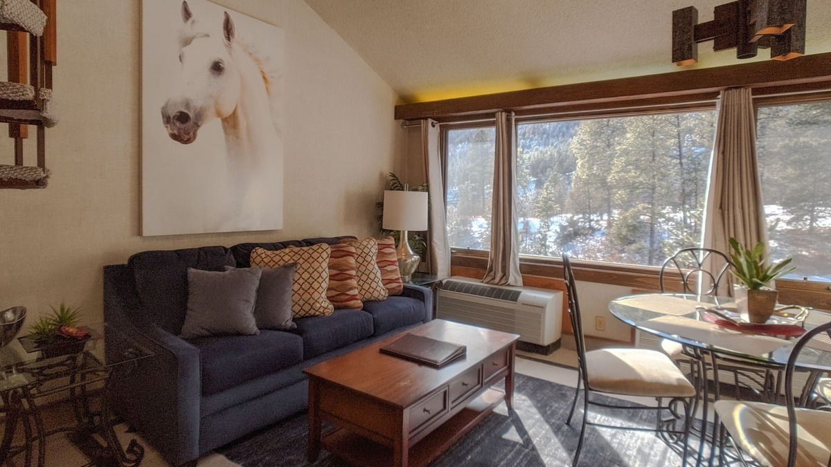 Purgatory Cabin | The Hideout (#314) | 10 min to Ski, AC, Golf, Pool, HotTub, Pickleball