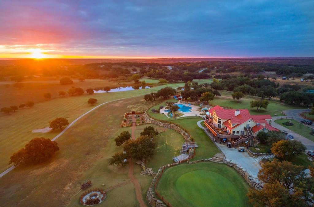 Brownwood Hotel | The Hideout Golf Club & Resort