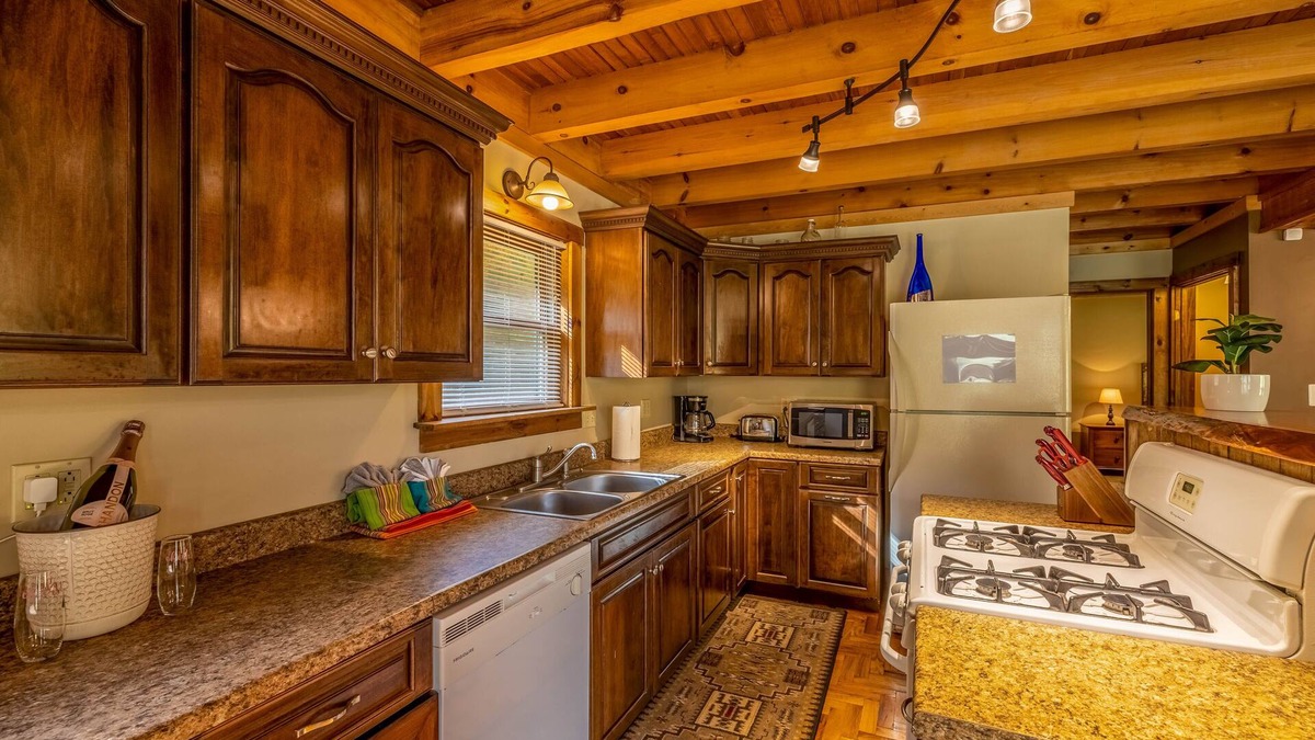 Snowshoe House | The Hideout near Snowshoe Resort