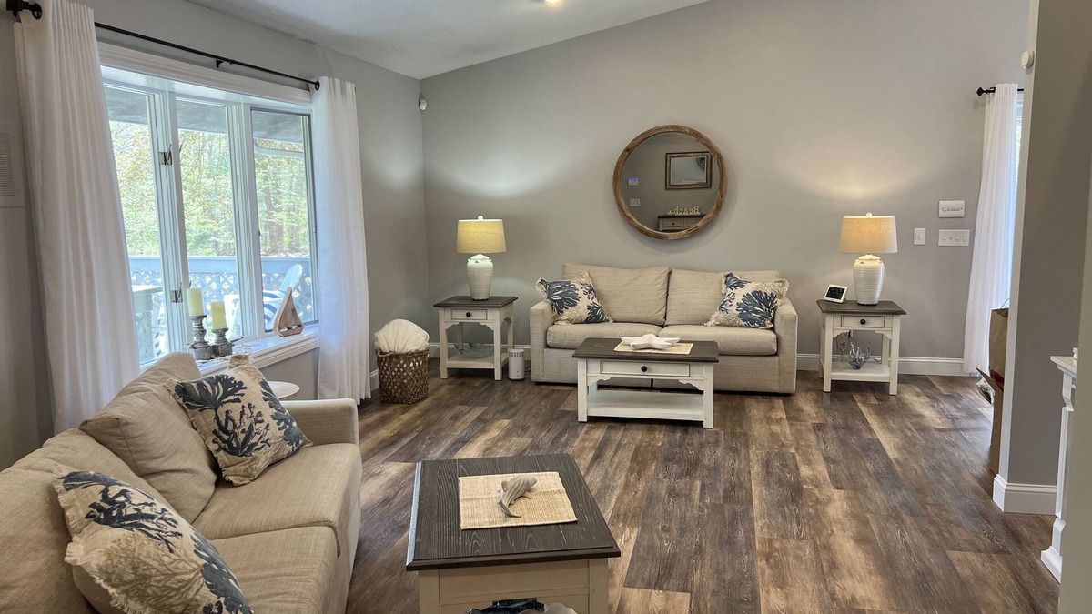 Kenyon Apartment | The Hideout - Woodsy Retreat 10 minutes from Charlestown Beach