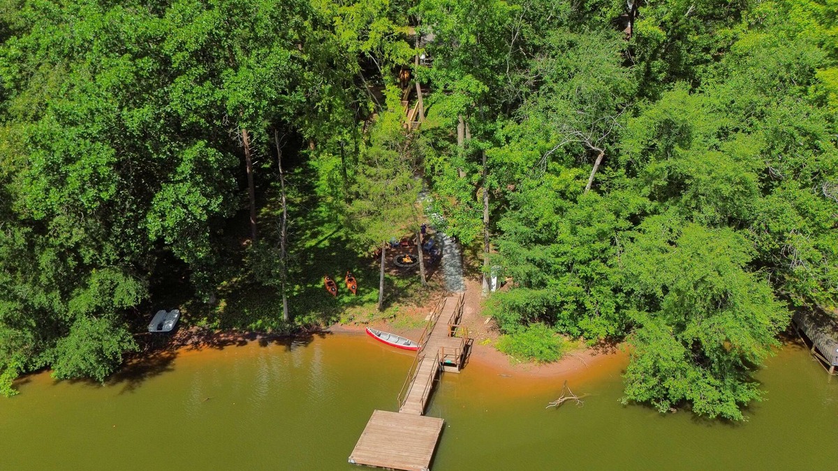 Southmont Apartment | The High Rock Hideout Marvelous 3-bedroom home on High Rock Lake