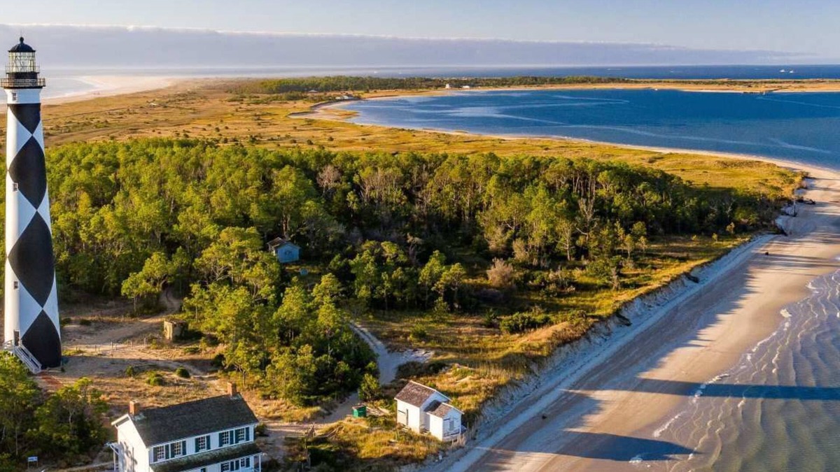 Harkers Island House | The High Tider Retreat + RV Hookup