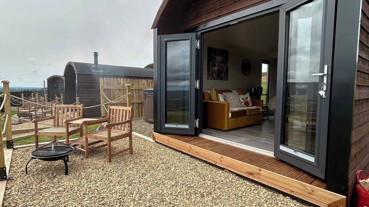Longridge Cabin | The Highland Cow Bothy